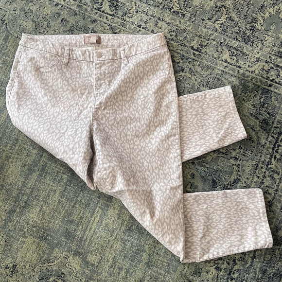 Chico’s Ankle Pants 12 - Picture 1 of 6